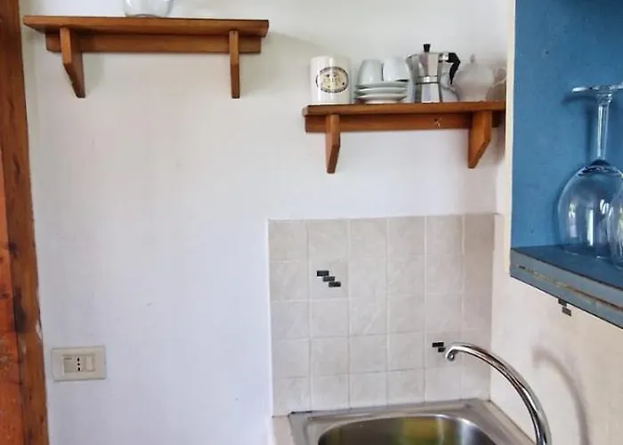 Nicaredda Nyaraló *