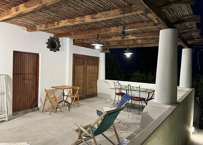 Nicaredda Nyaraló *