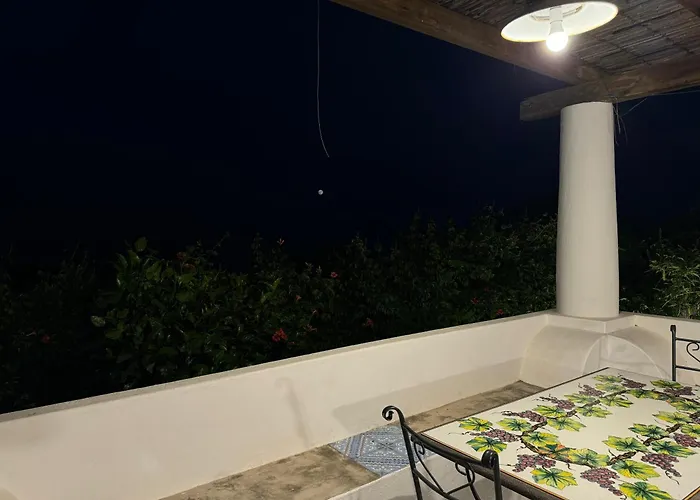 Nicaredda Nyaraló Stromboli